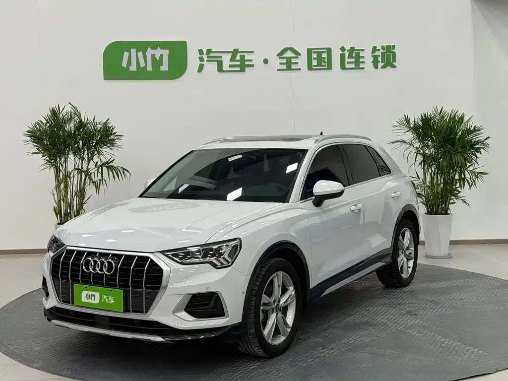 Audi Q3 — фото 1