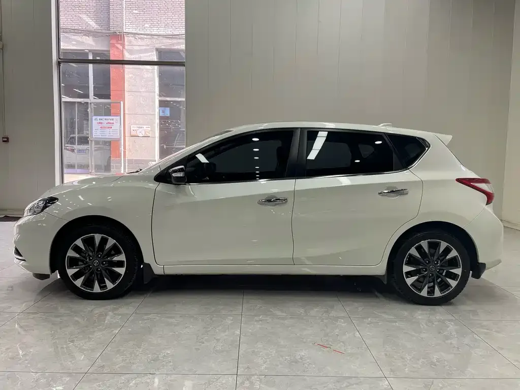 Nissan Tiida 2021 из CN, фото 10