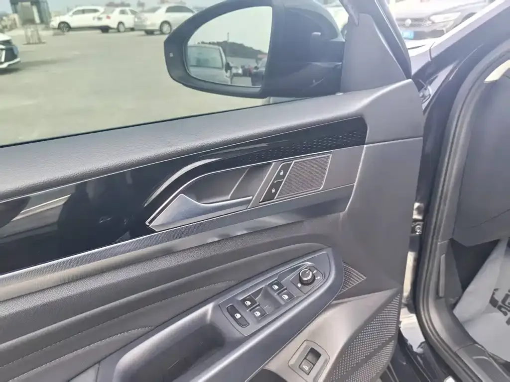 Volkswagen Passat — фото 9