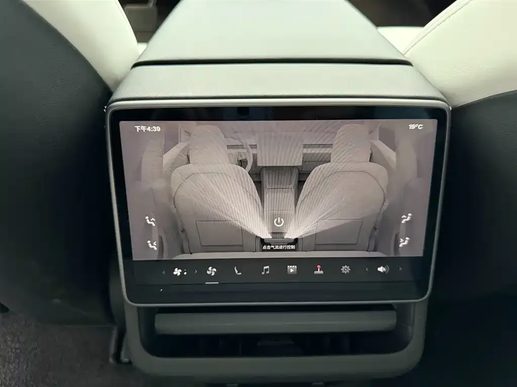 Tesla Model 3 — фото 2