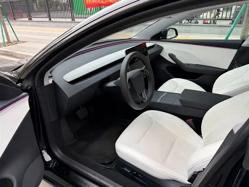 Tesla Model 3 — фото 3
