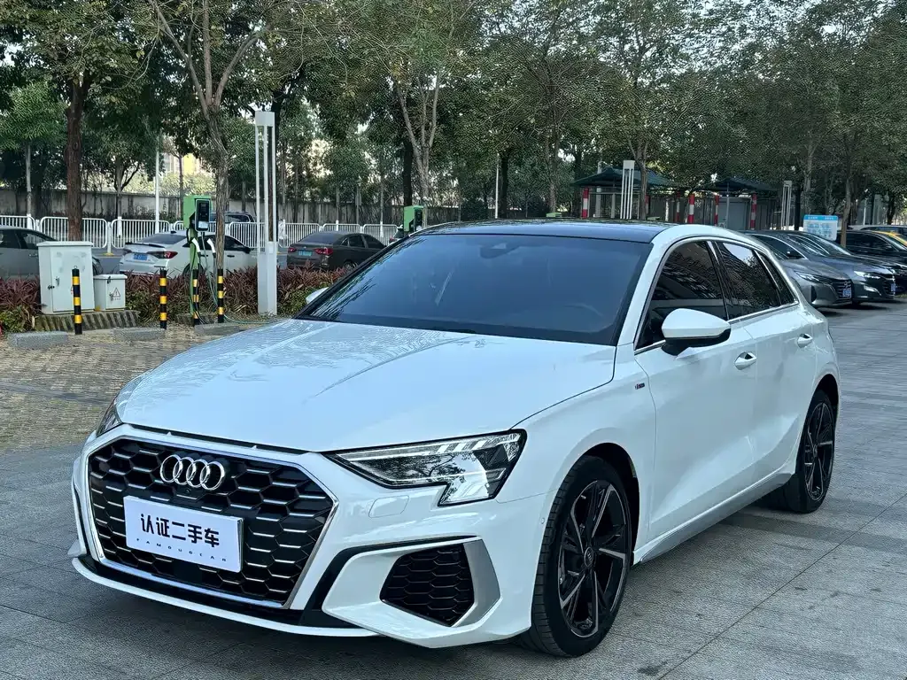 Audi A3 2023 из CN, фото 1