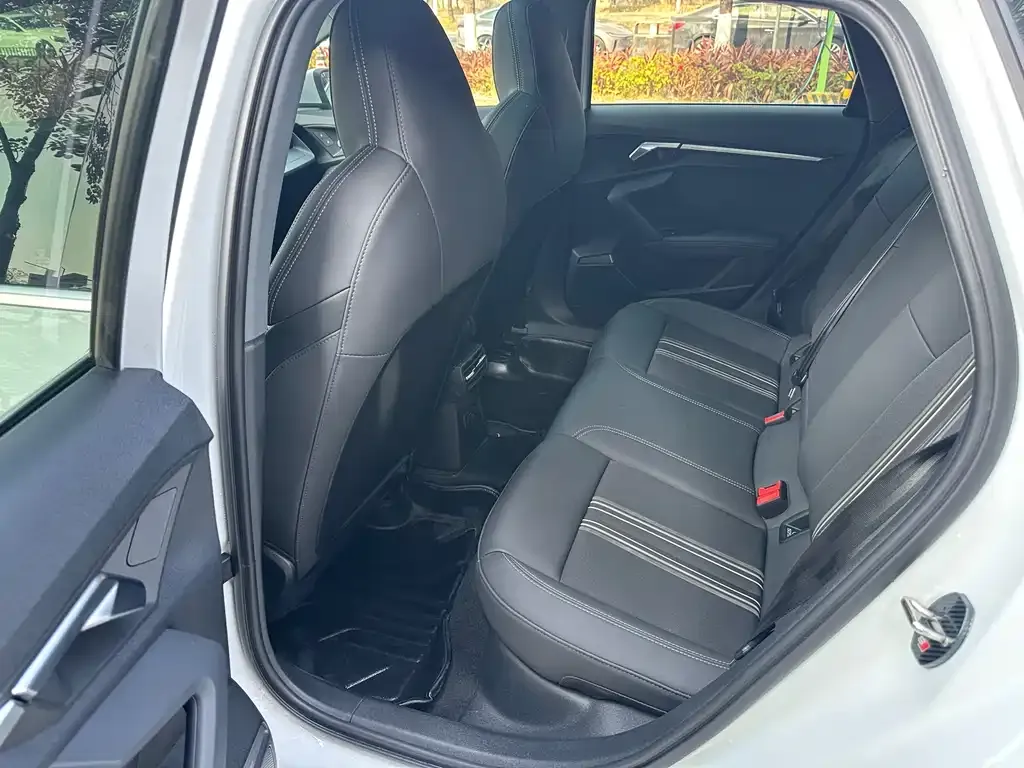 Audi A3 2023 из CN, фото 8