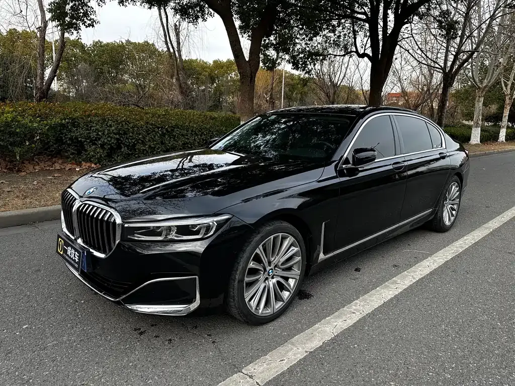 BMW 7 Series — фото 1