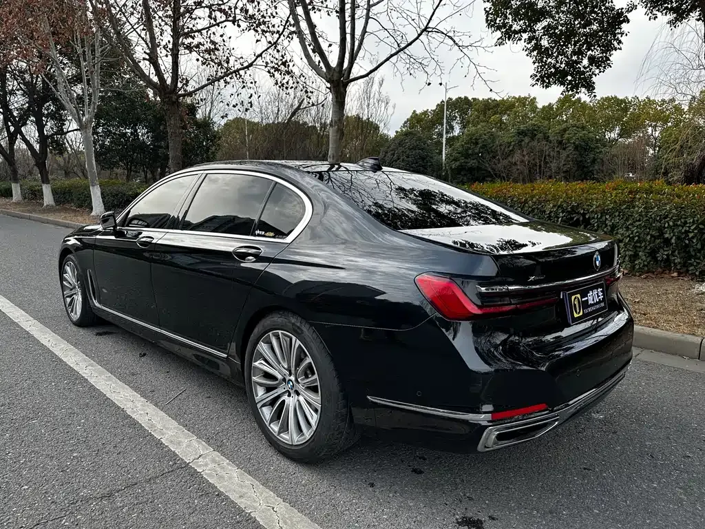 BMW 7 Series — фото 3