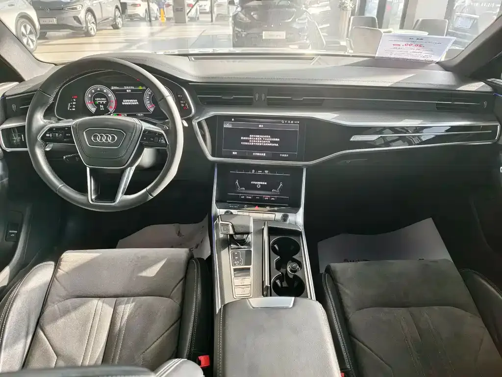 Audi A6L 2023 из CN, фото 10