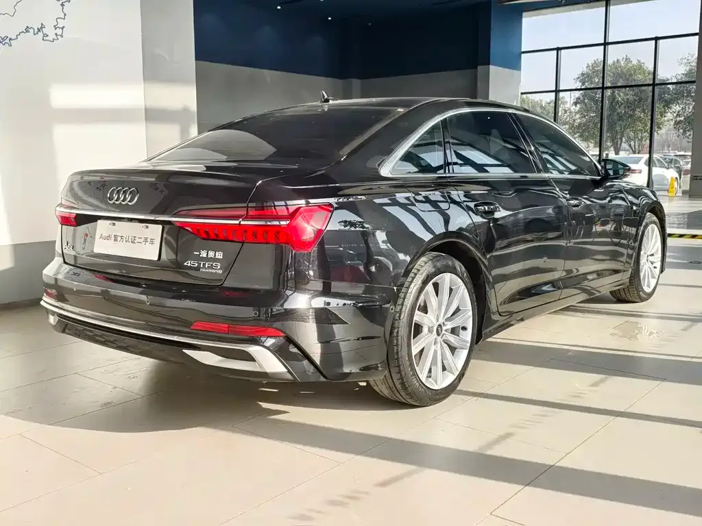 Audi A6L 2023 из CN, фото 4