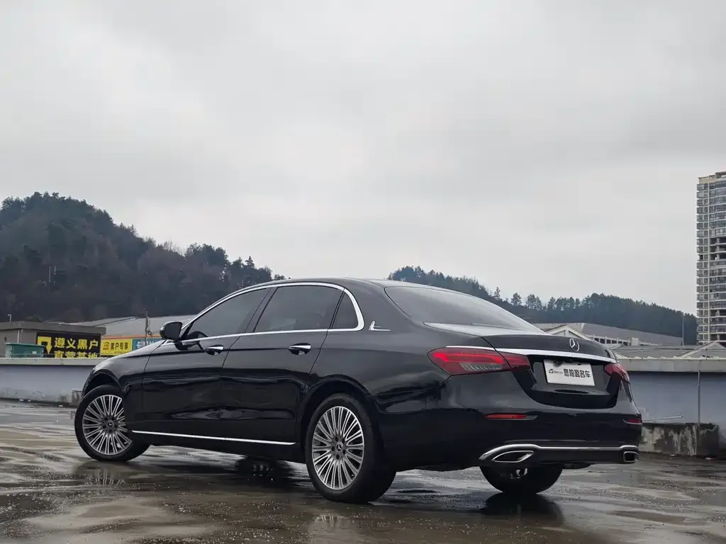 Mercedes-Benz E-Class — фото 3