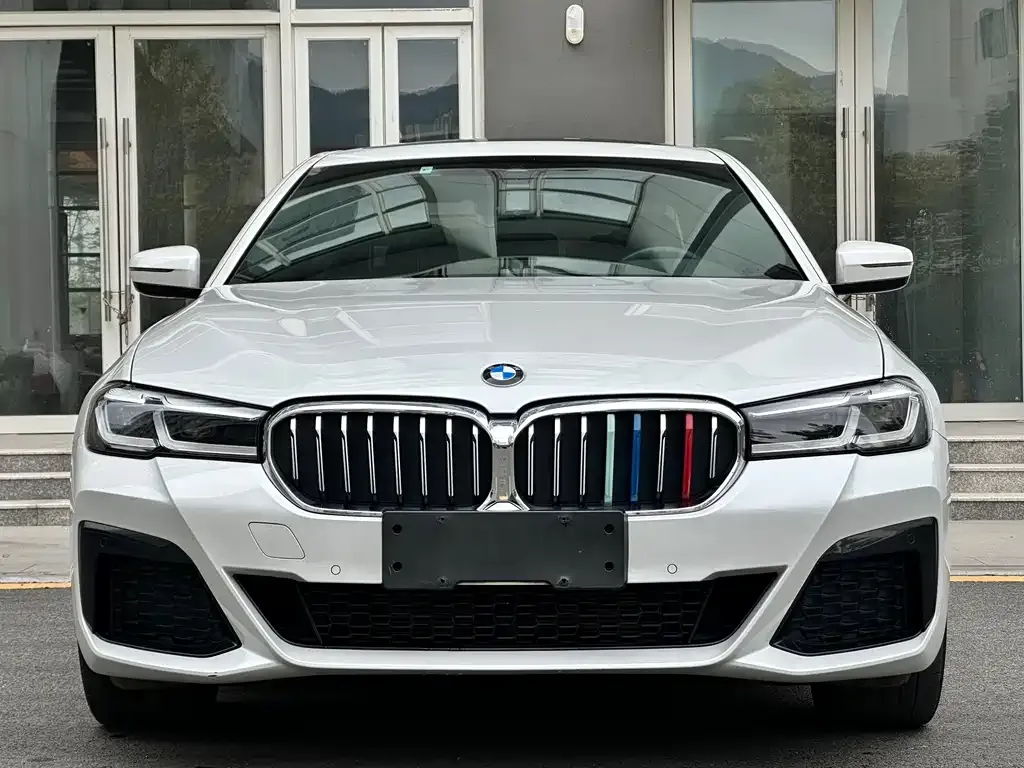 BMW 5 Series — фото 2