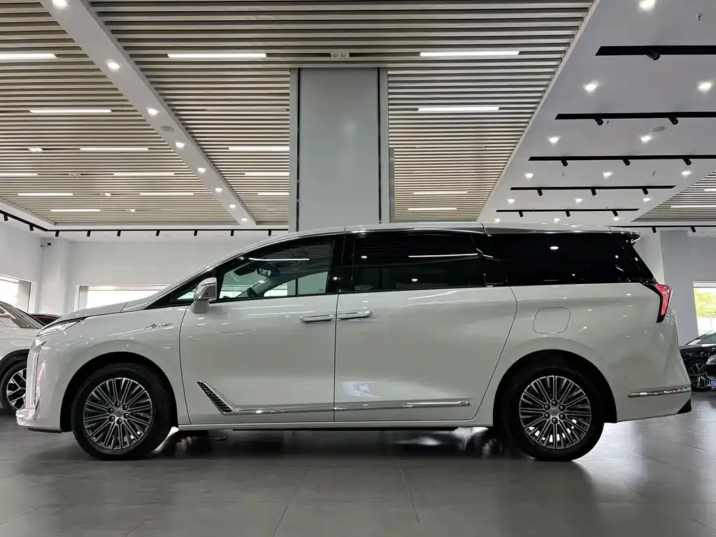 Buick GL8 Hybrid 2024 из CN, фото 6