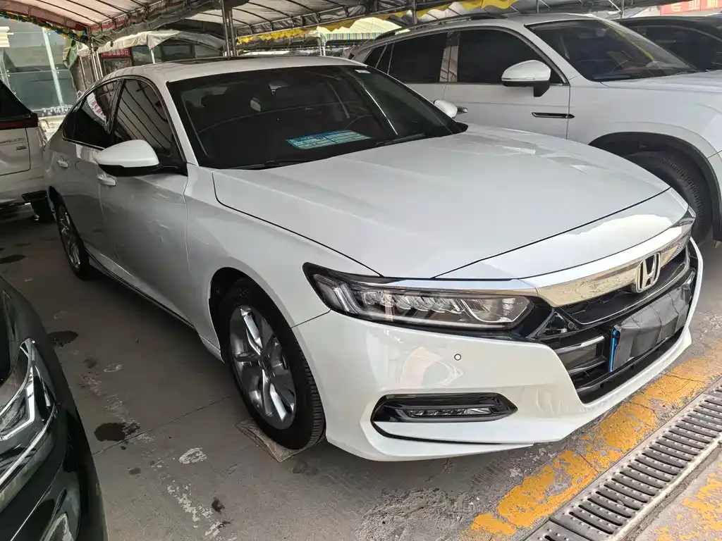Honda Accord — фото 7