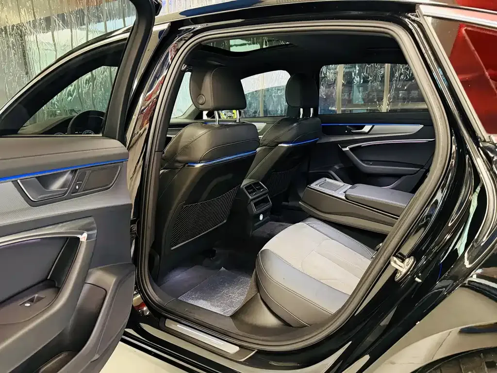 Audi A6L 2021 из CN, фото 5
