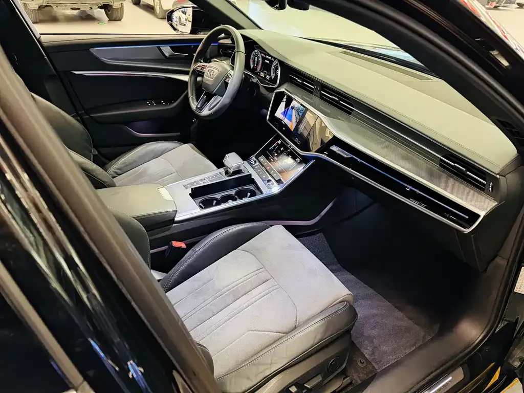 Audi A6L 2021 из CN, фото 2