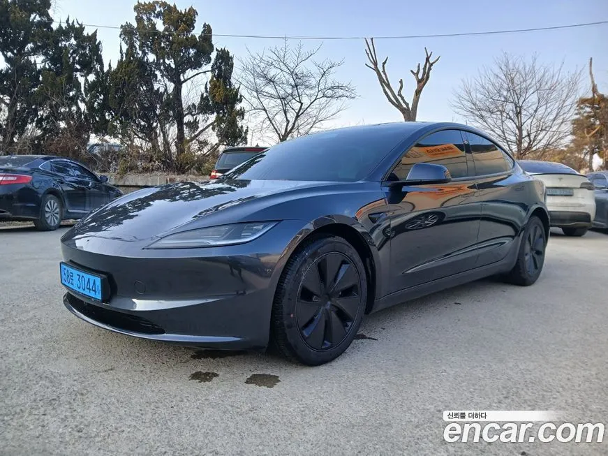 Tesla Model 3 — фото 1