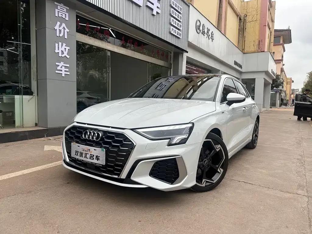 Audi A3 2024 из CN, фото 1