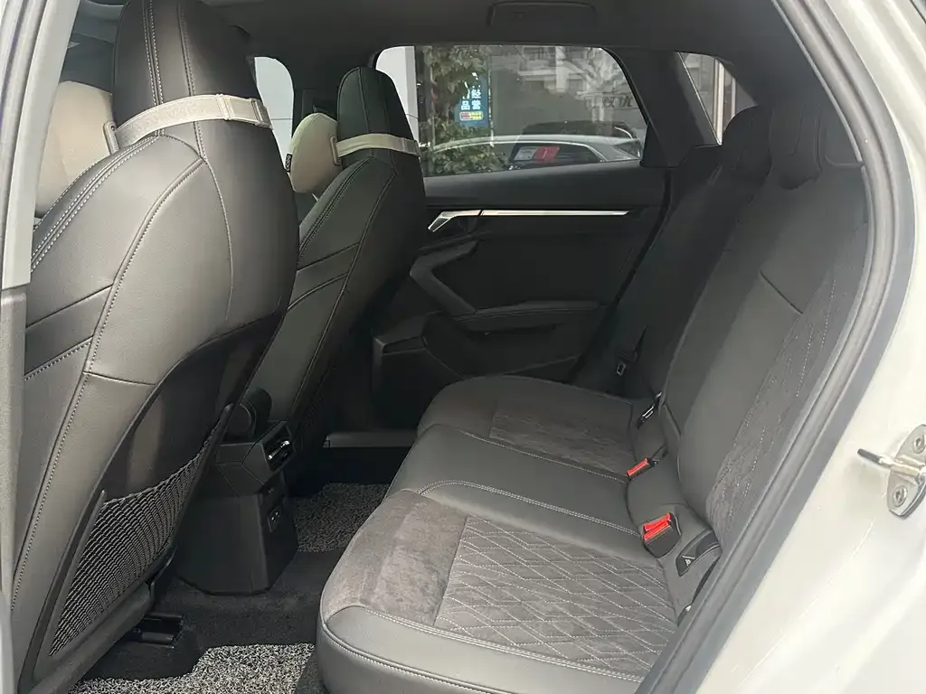 Audi A3 2024 из CN, фото 2