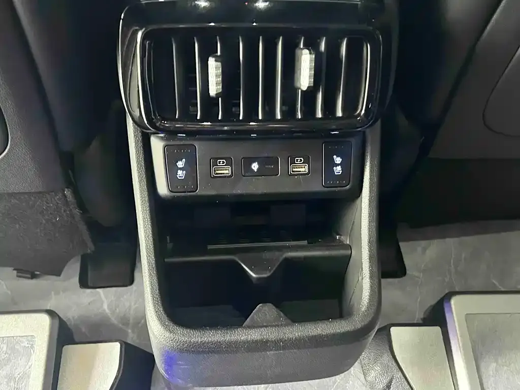 Hyundai Custo — фото 7