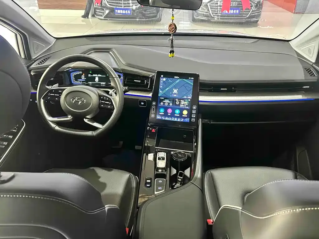 Hyundai Custo — фото 6