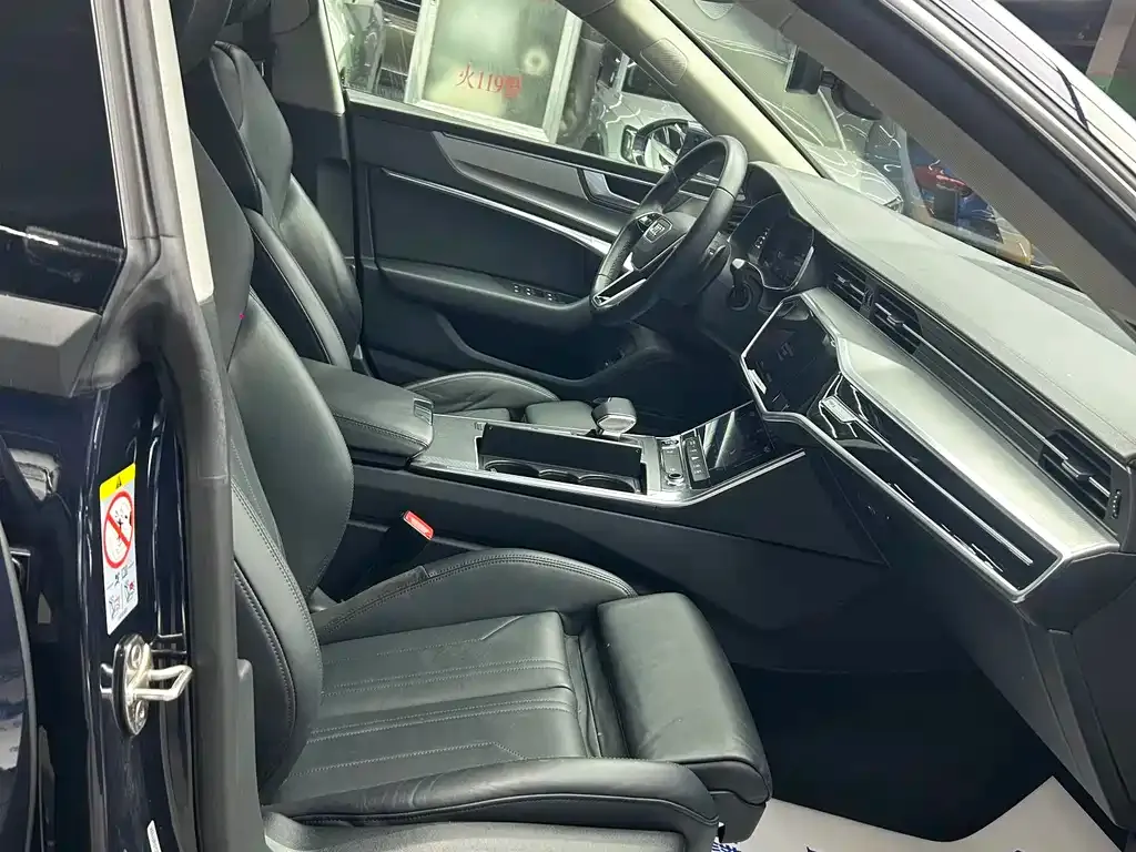 Audi A7 2021 из CN, фото 2