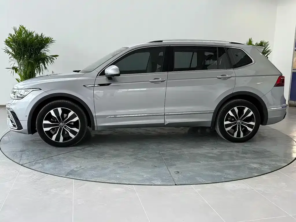 Volkswagen Tiguan L 2021 из CN, фото 7