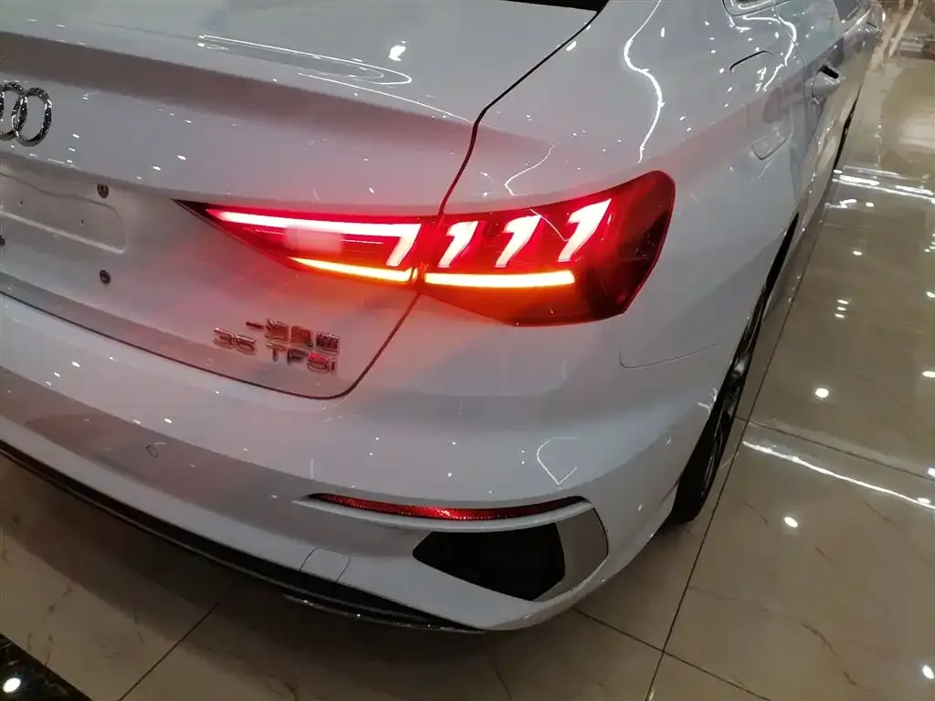 Audi A3 2023 из CN, фото 3