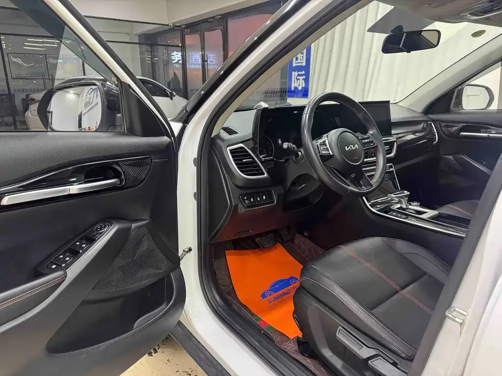 Kia KX3 2022 из CN, фото 8
