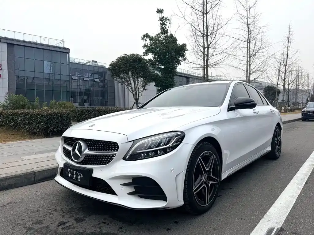Mercedes-Benz C-Class — фото 1