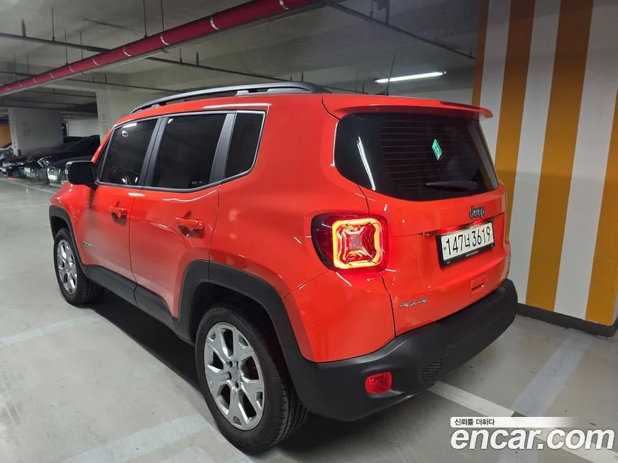 Jeep Renegade — фото 10