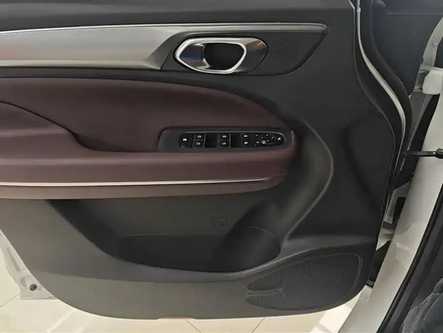 GAC Motor Trumpchi M6 — фото 3