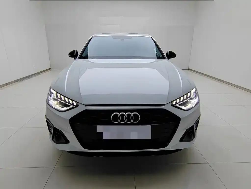 Audi A4L 2023 из CN, фото 4