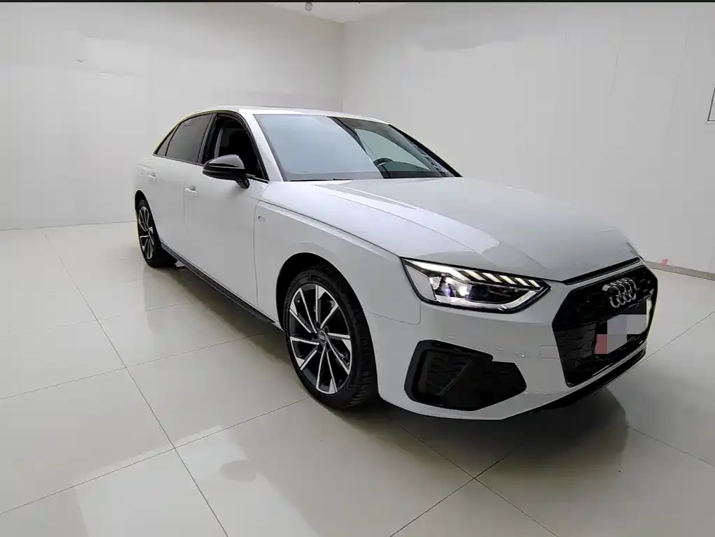 Audi A4L 2023 из CN, фото 3