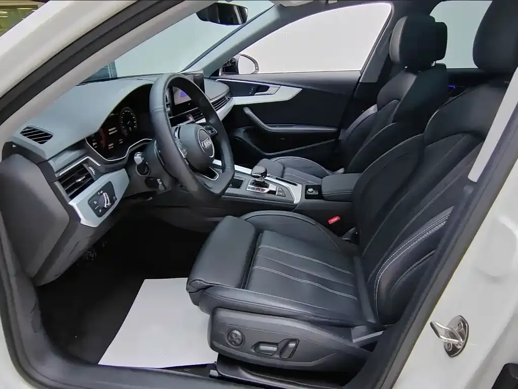 Audi A4L 2023 из CN, фото 5