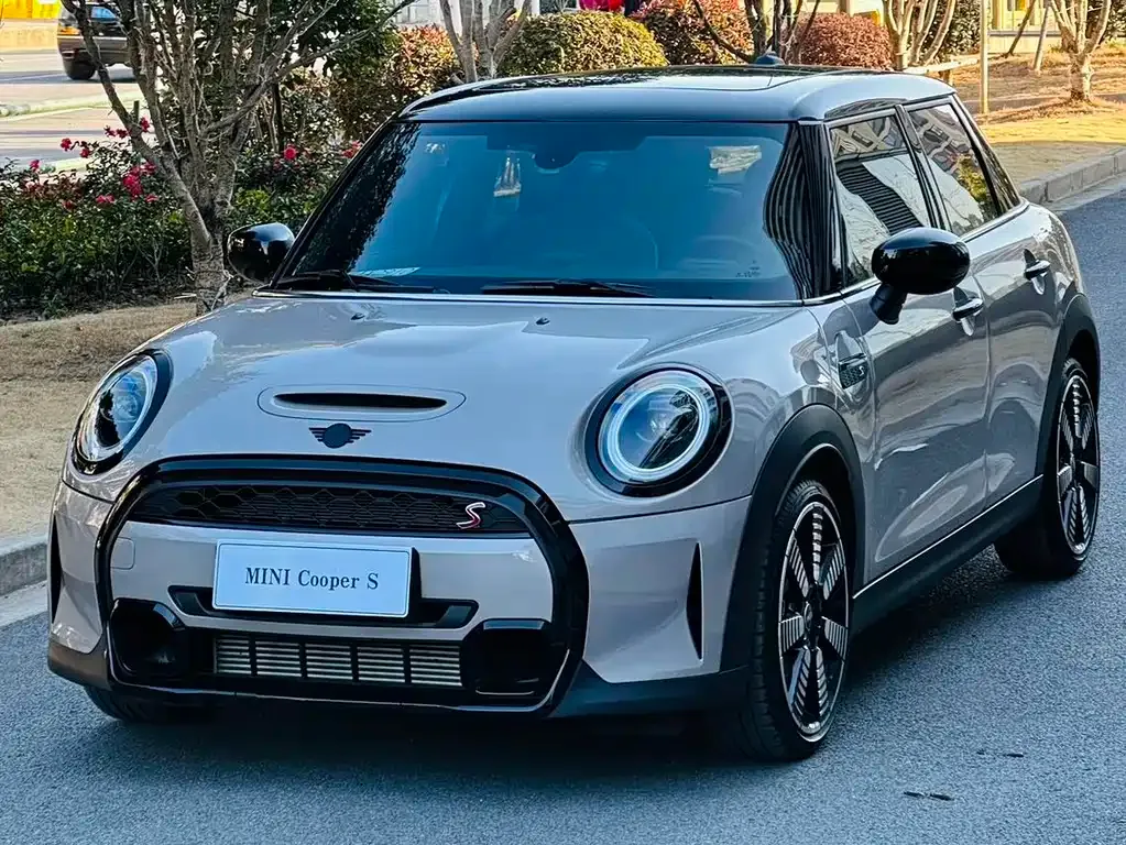 MINI Cooper (3-door) 2024 из CN, фото 1