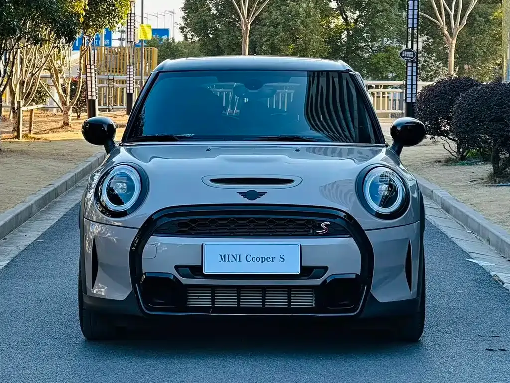 MINI Cooper (3-door) 2024 из CN, фото 3