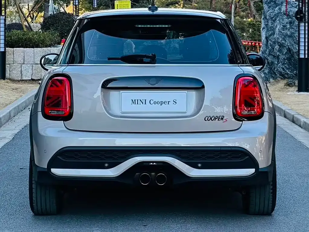 MINI Cooper (3-door) 2024 из CN, фото 2