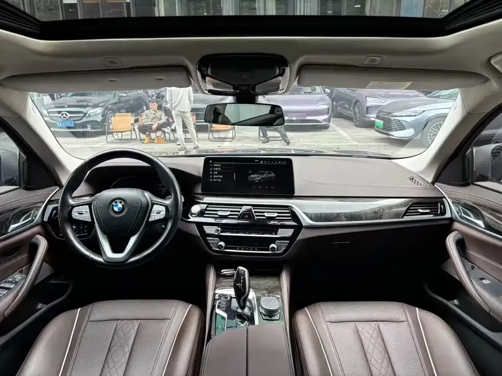 BMW 5 Series 2021 из CN, фото 4