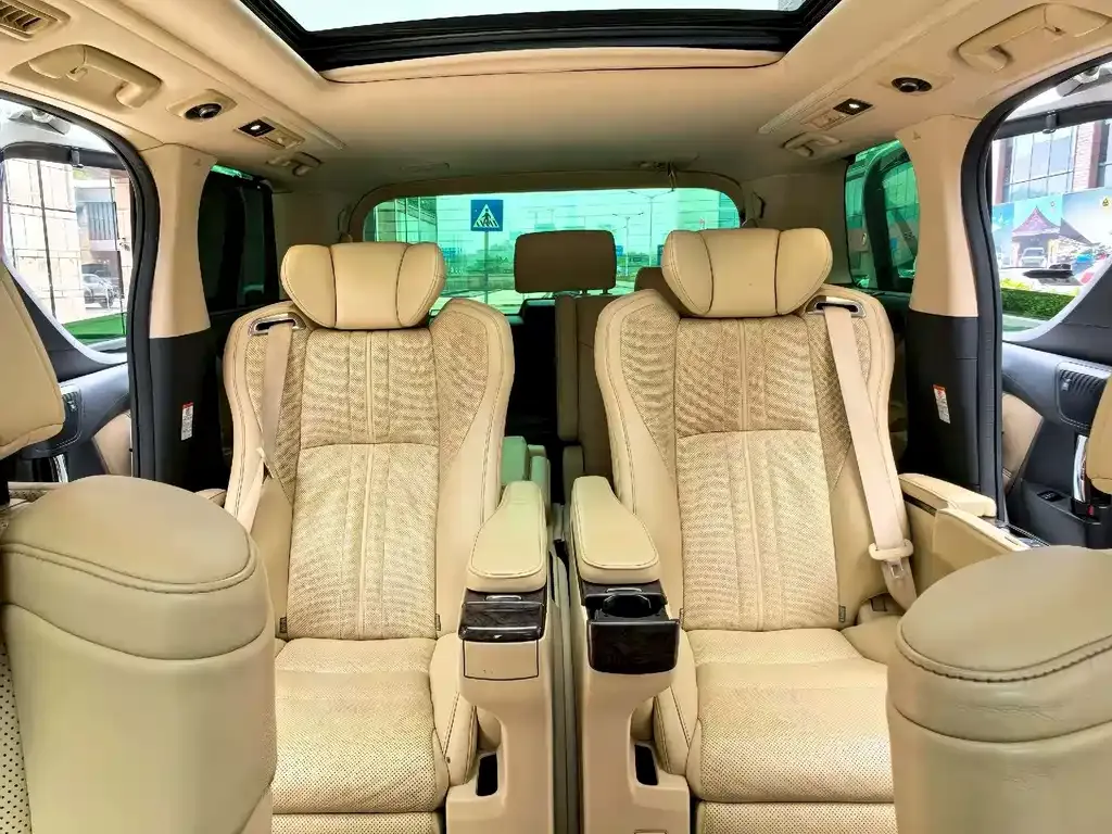 Toyota Alphard 2021 из CN, фото 6