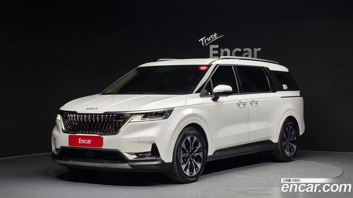 Kia Carnival — фото 1