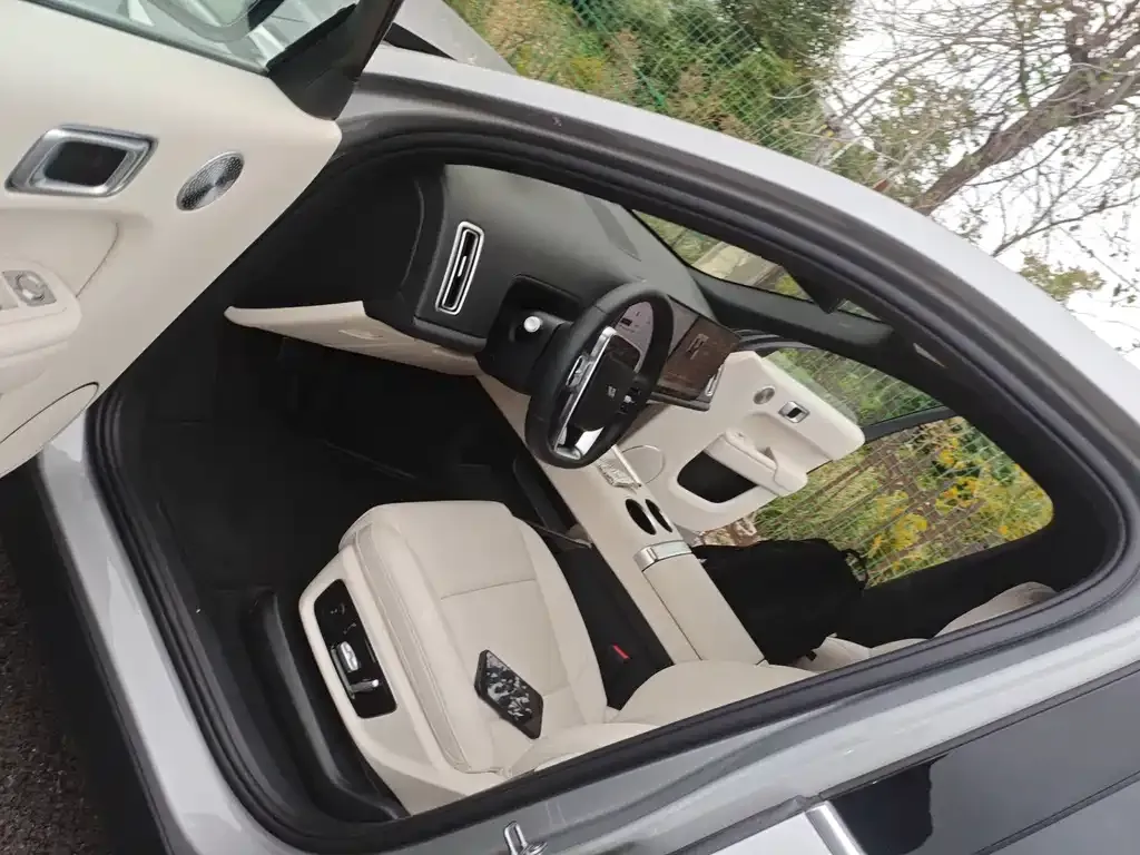 Li Auto L8 2025 из CN, фото 2