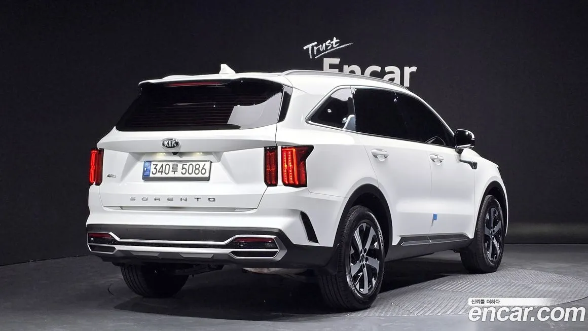 Kia Sorento — фото 8