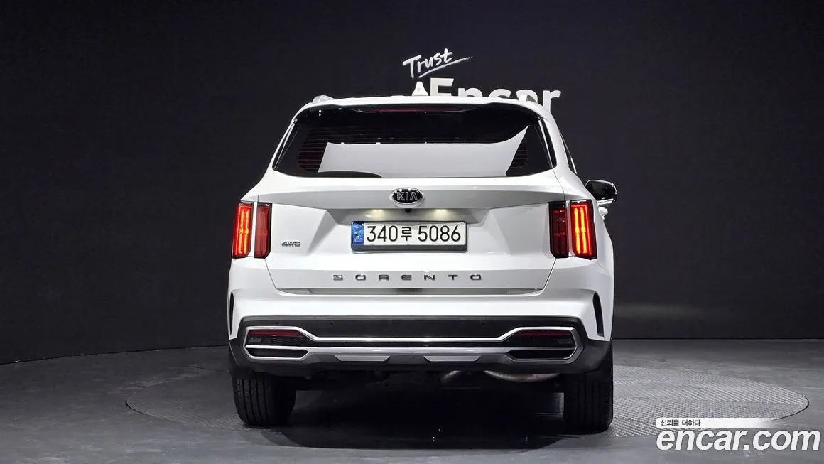 Kia Sorento — фото 9