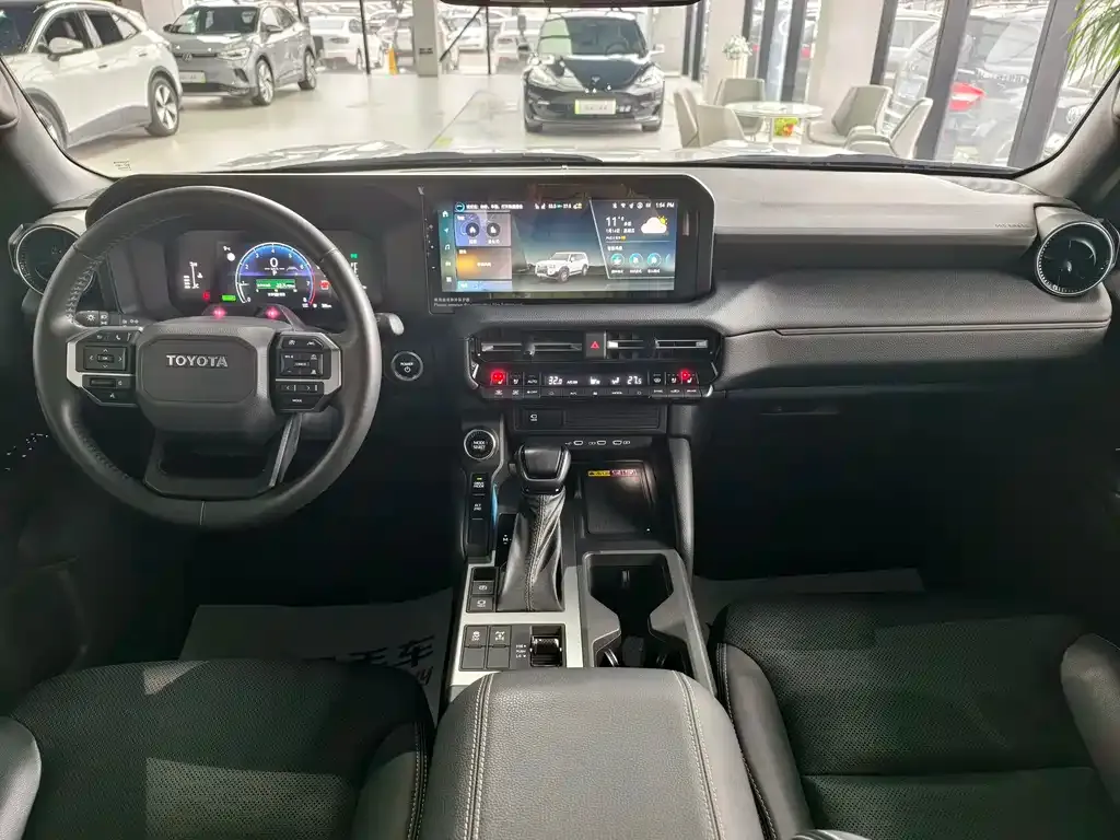 Toyota Prado — фото 4