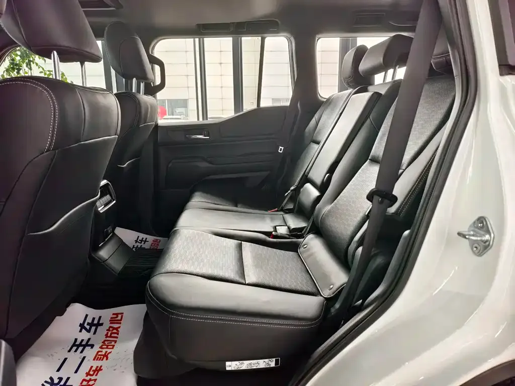 Toyota Prado — фото 10