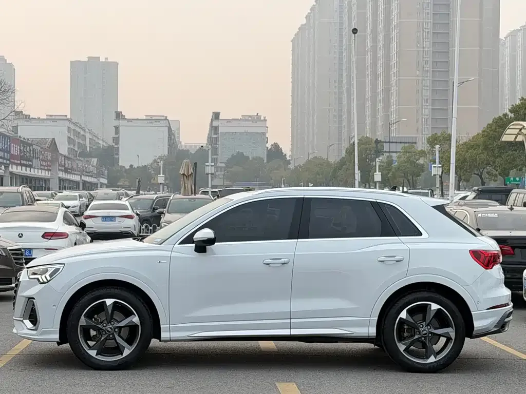 Audi Q3 2022 из CN, фото 3