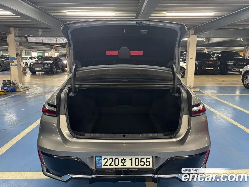 BMW 7-Series 2023 из KR, фото 3