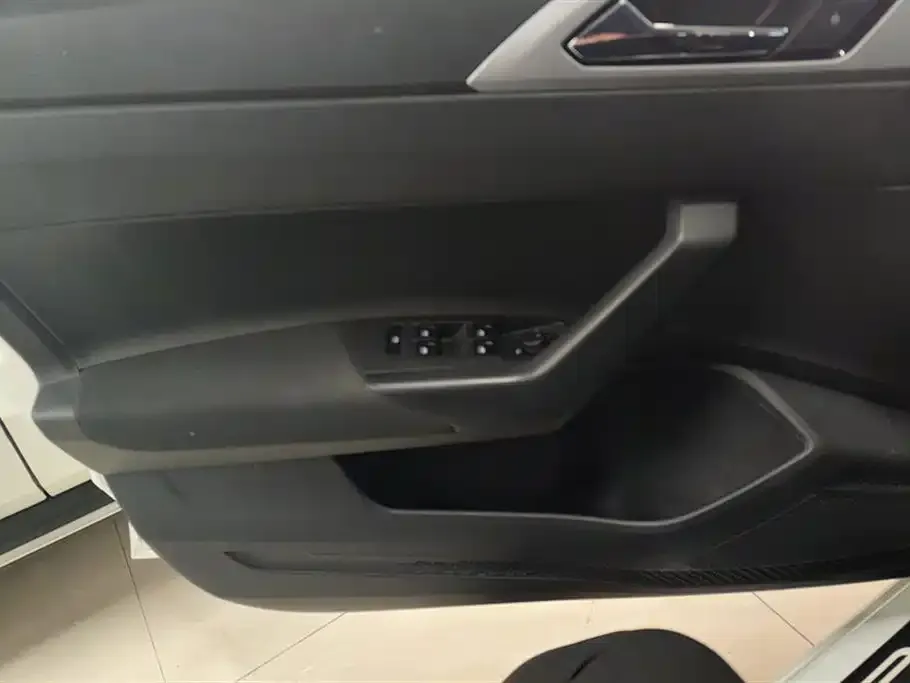 Volkswagen Polo 2023 из CN, фото 3