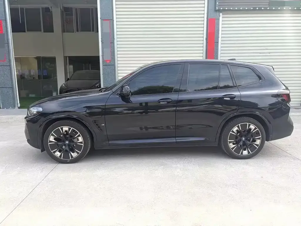 BMW iX3 2024 из CN, фото 5