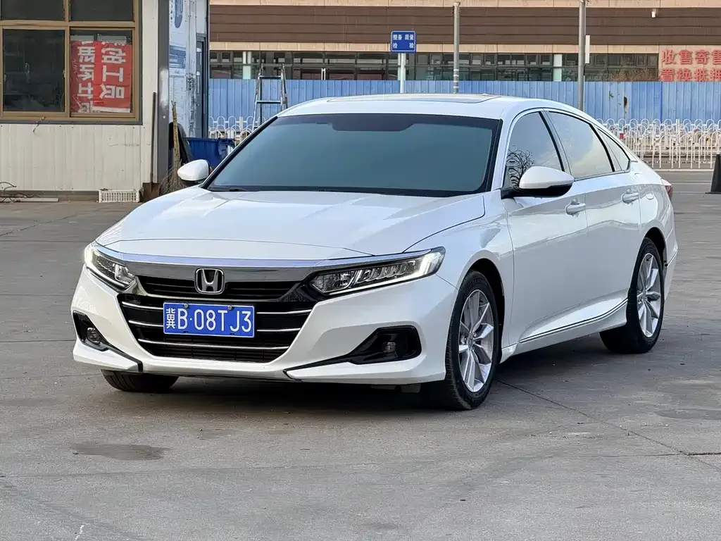 Honda Accord — фото 1