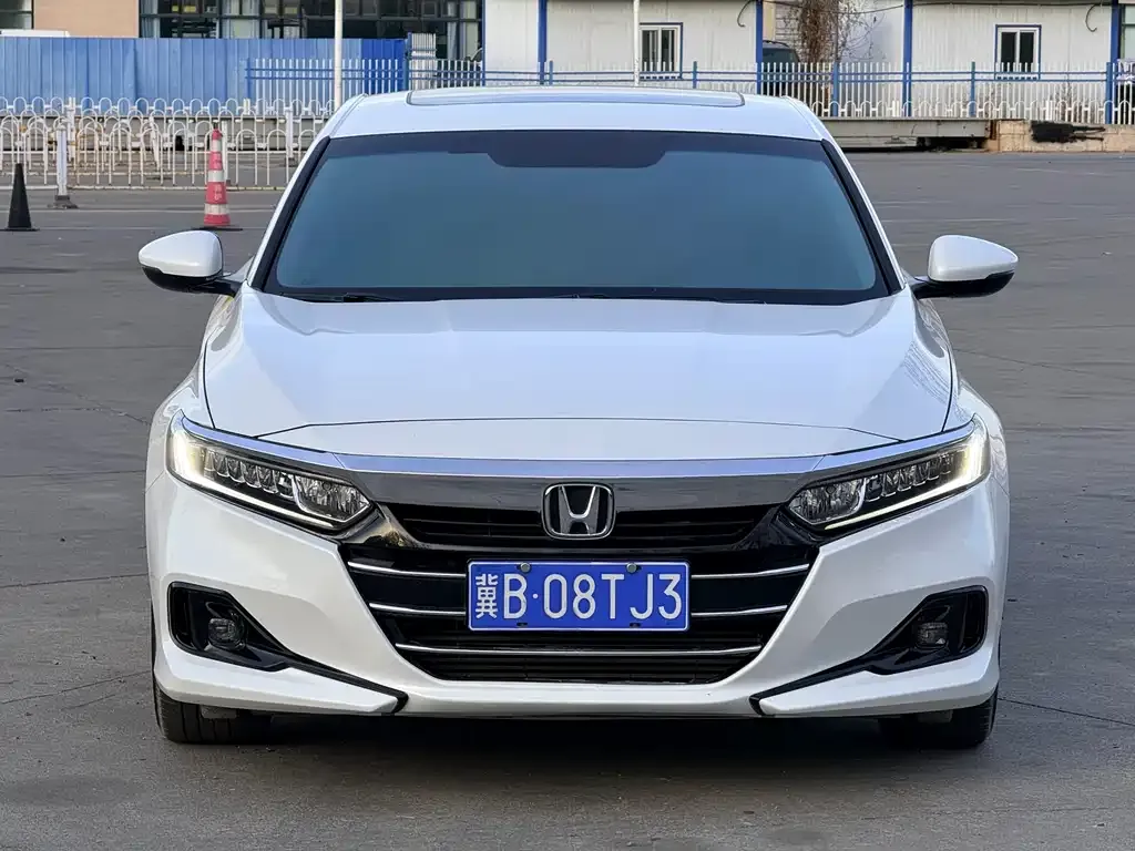 Honda Accord — фото 9