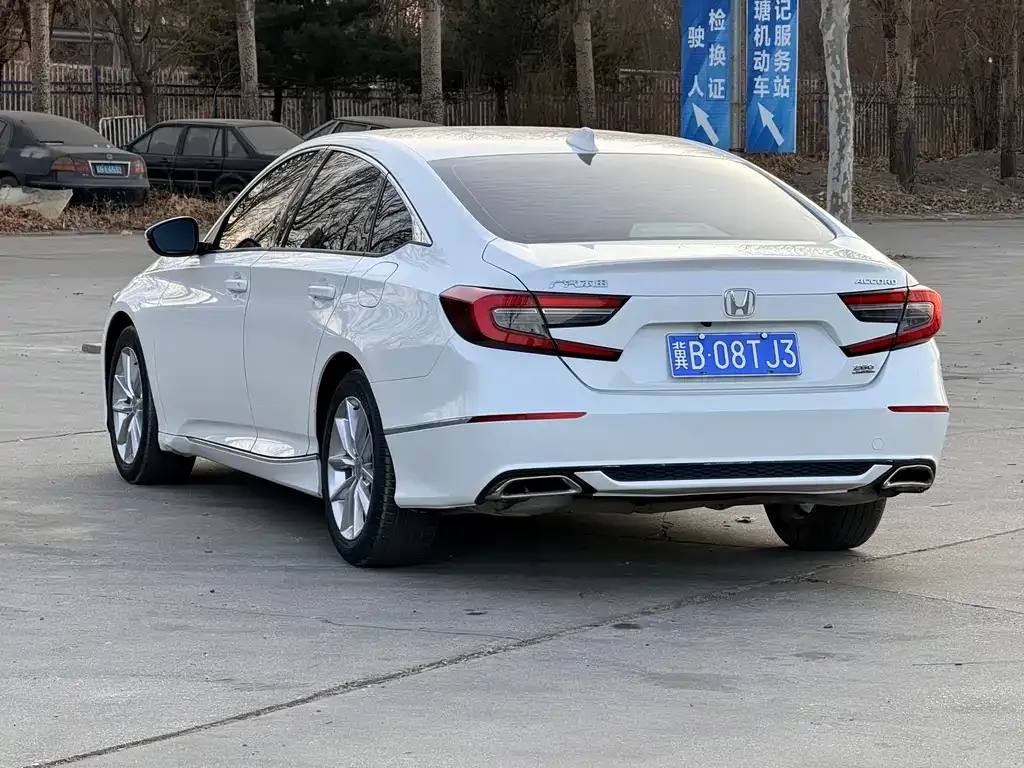 Honda Accord — фото 6
